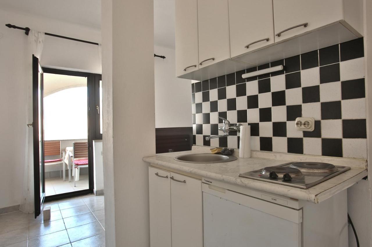 Appartamento Apartman Branko Pag Town Esterno foto